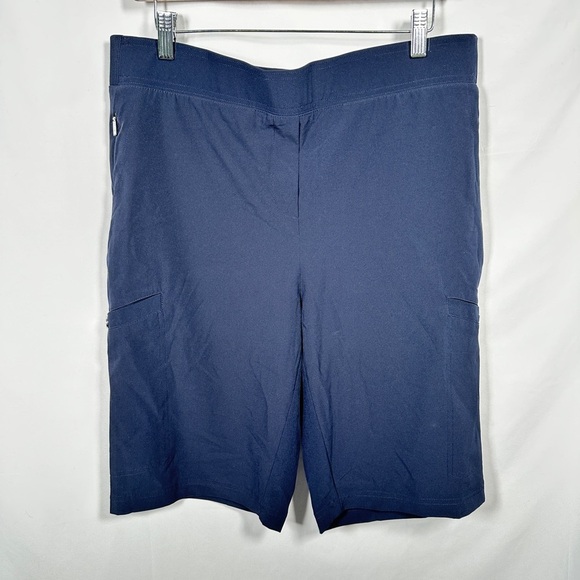 Chico’s Zenergy bermuda pull on stretch utility shorts zipper pockets size 12 - Picture 2 of 10